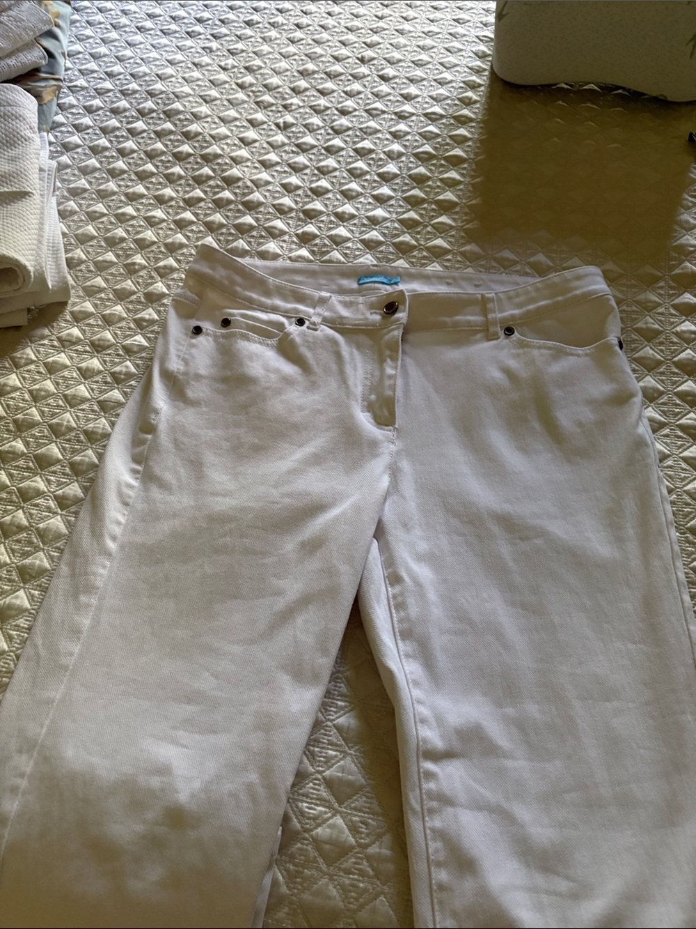White Straight-Leg Jeans  J McLaughlin
